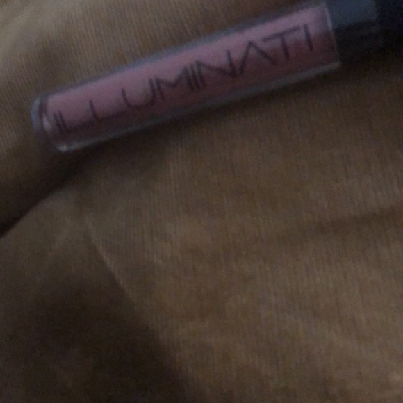 Illuminati lip gloss. - Picture 2 of 3
